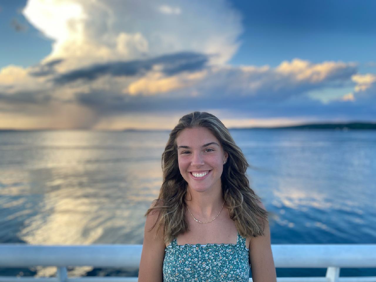 Alexi, creative office assistant & event stylist